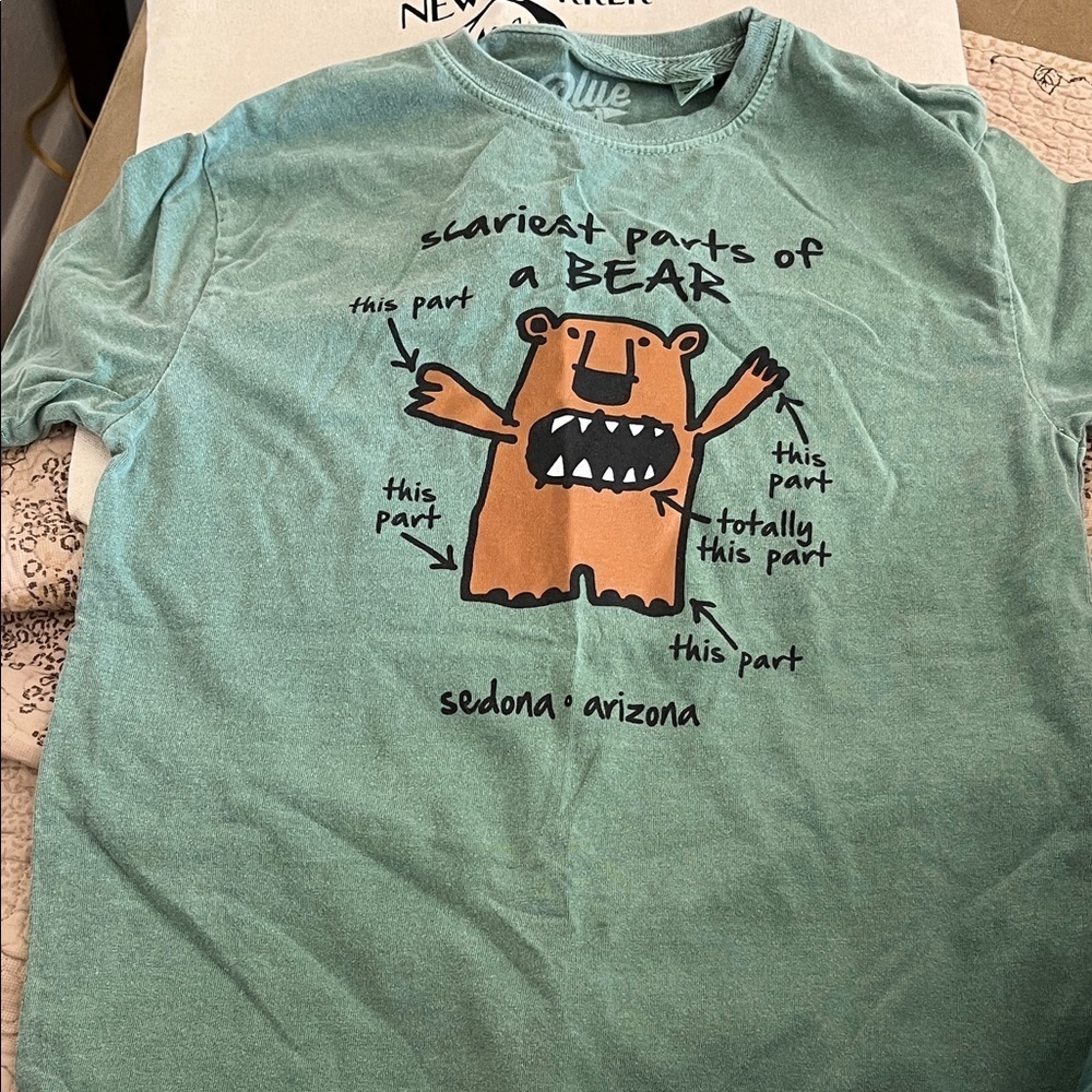 Green Graphic T-Shirt with Bear Print Sedona AZ